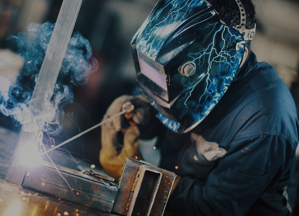 Lakatos szakember munkavégzés közben